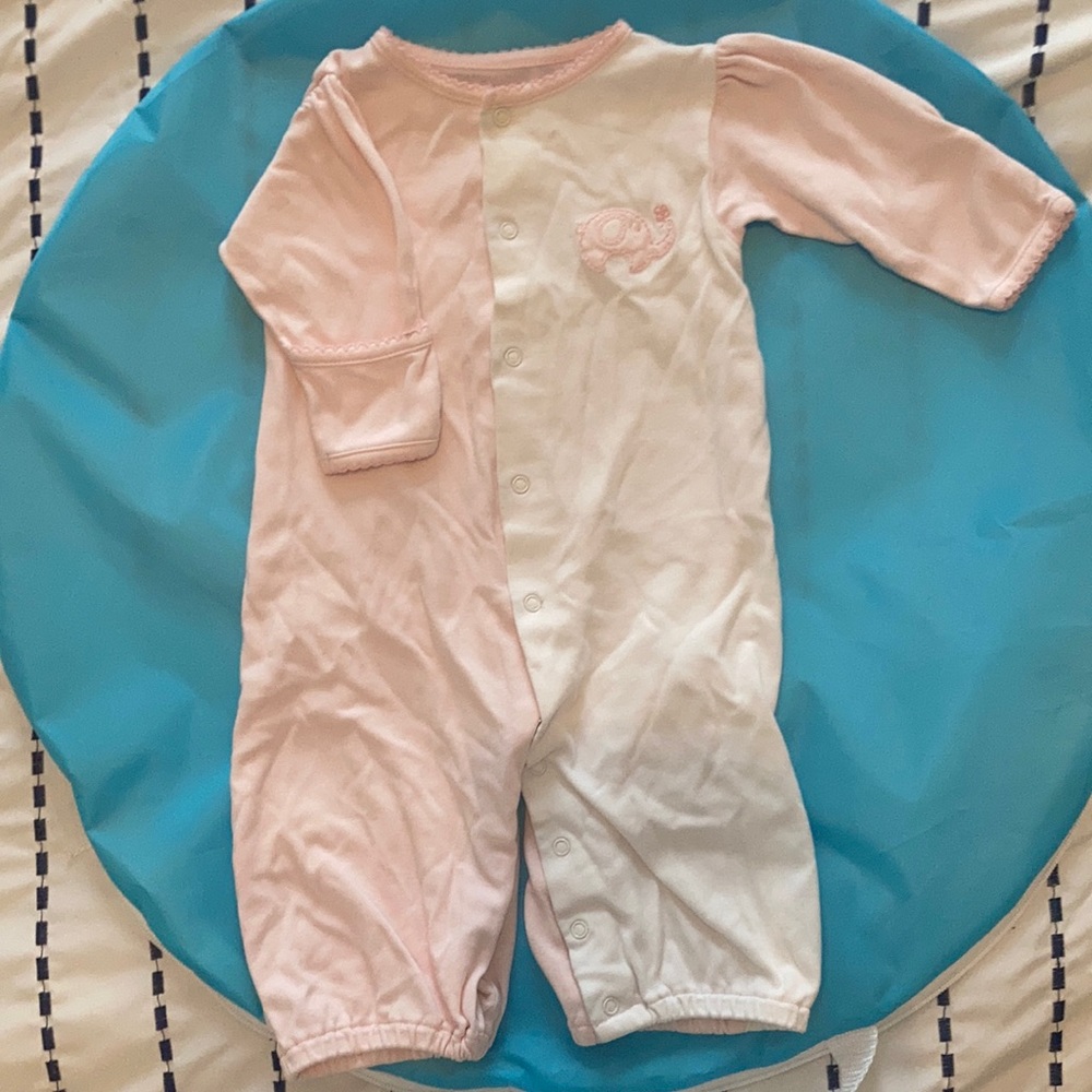 Kissy Kissy elephant convertible sleeper